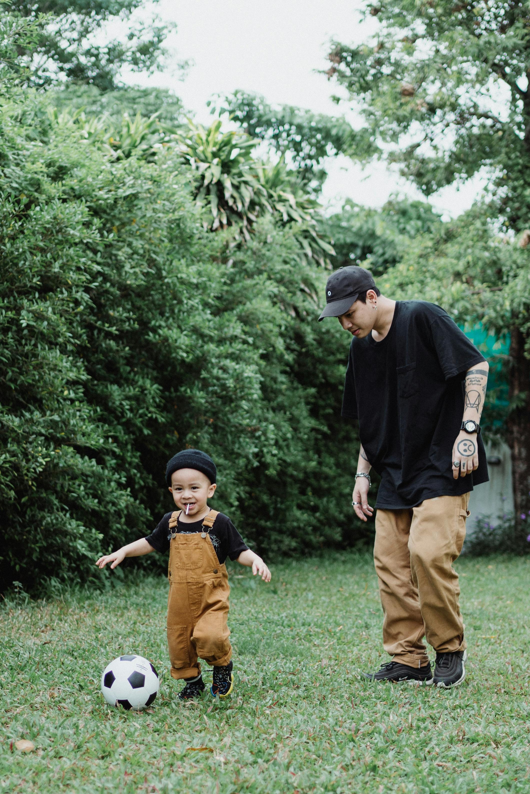 pexels-ketut-subiyanto-4933853